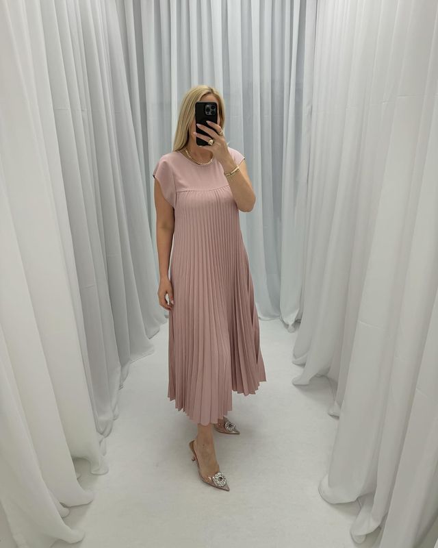 🔥HOT SALE🔥Sleeveless pleated simple solid colour dress-21