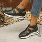Frauenhlocken aus Sneaker -Sandalen