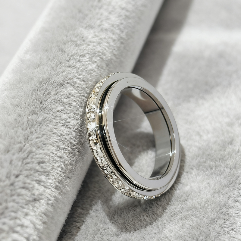 Titanium Steel Rotatable Spinner Ring with Zirconia-1