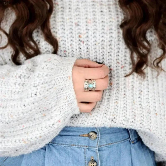 💎 Vintage Carved Teardrop Ring for Women